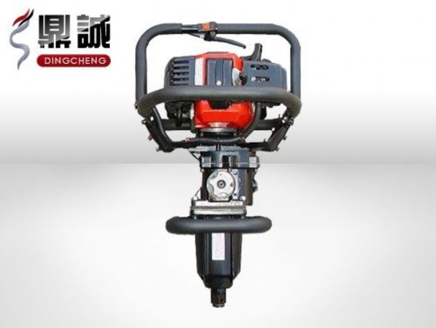 點擊查看詳細信息<br>標題：便攜式內(nèi)燃扳手 閱讀次數(shù)：4643